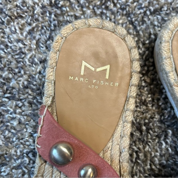 5/$25 Marc Fisher fashion sandal with large silver studs size 7.5 - Picture 6 of 6